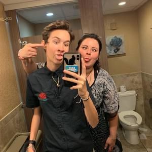 Meet your Posher, Kimee